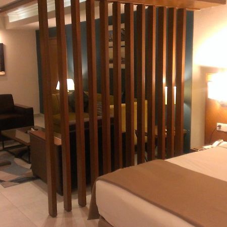 Regent Plaza Hotel & Convention Center Карачи Экстерьер фото