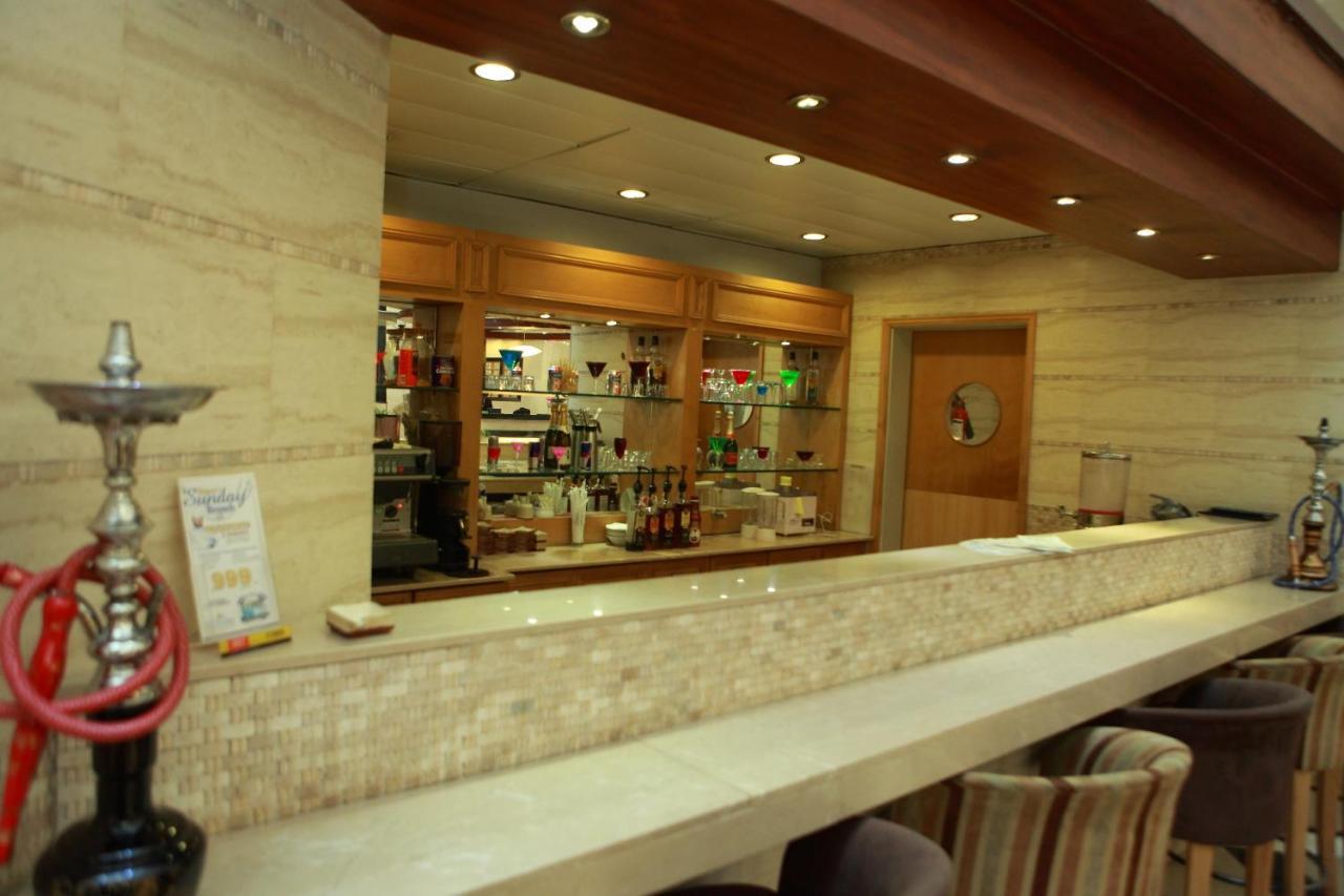 Regent Plaza Hotel & Convention Center Карачи Экстерьер фото