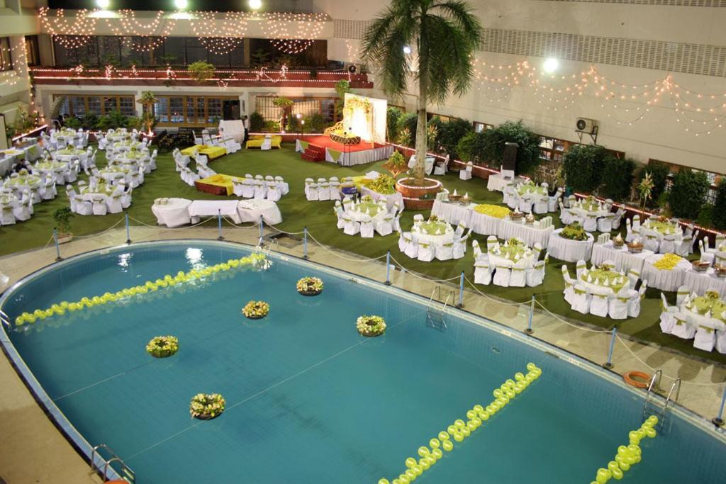 Regent Plaza Hotel & Convention Center Карачи Экстерьер фото