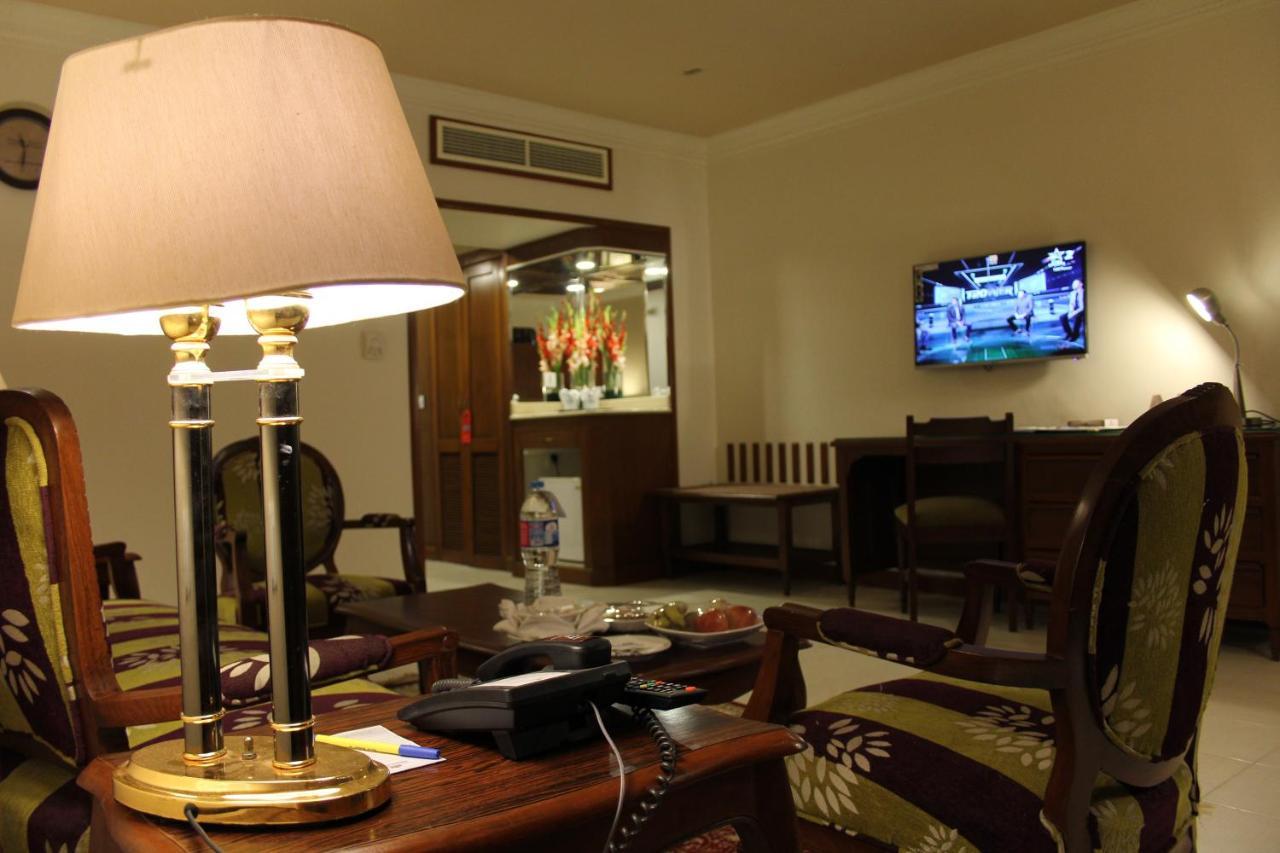 Regent Plaza Hotel & Convention Center Карачи Экстерьер фото