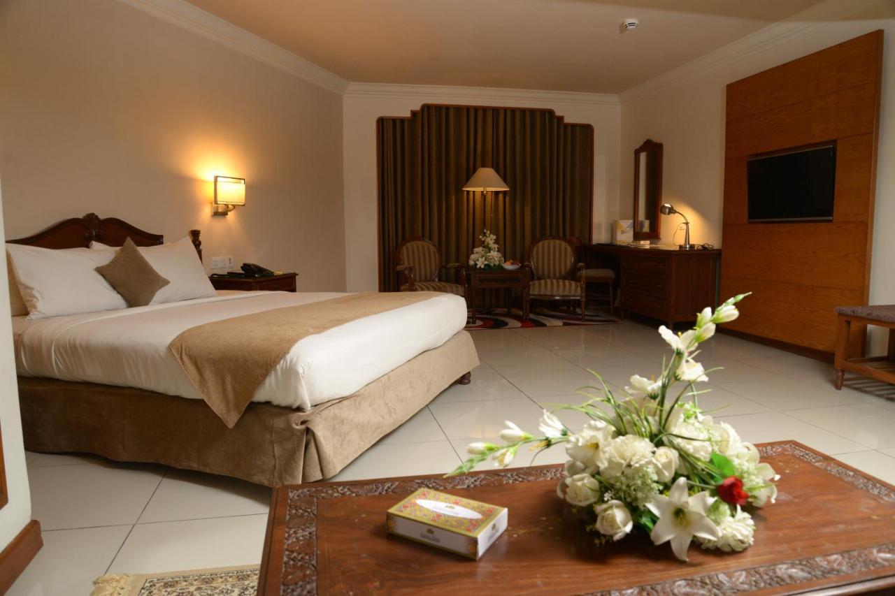 Regent Plaza Hotel & Convention Center Карачи Экстерьер фото