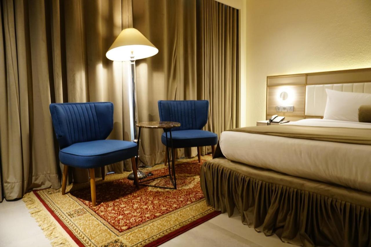 Regent Plaza Hotel & Convention Center Карачи Экстерьер фото