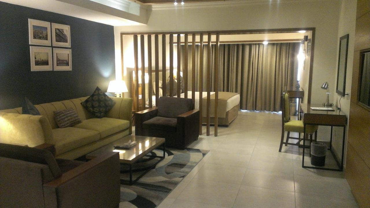 Regent Plaza Hotel & Convention Center Карачи Экстерьер фото